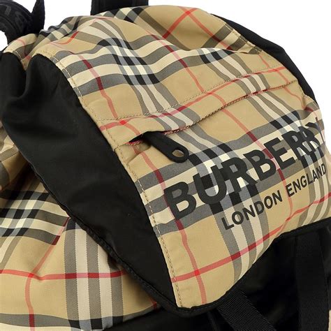 Burberry: Mochila Unisex .